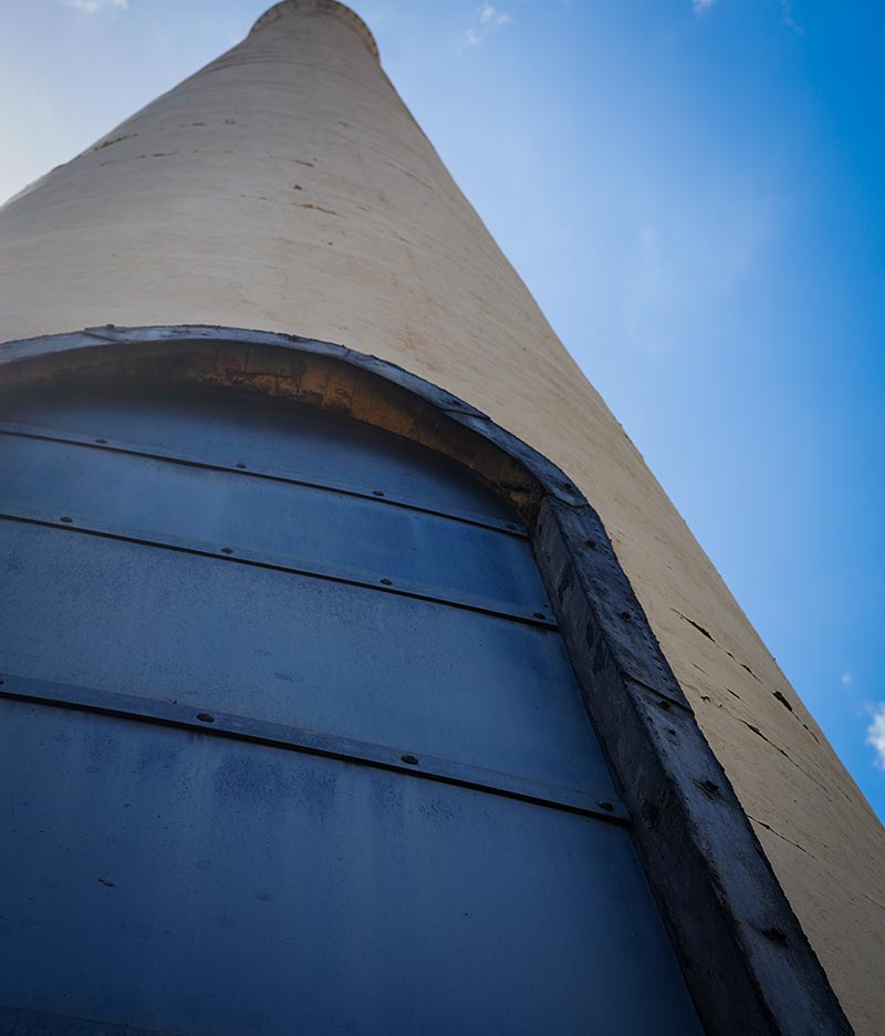image of smokestack and trains in Lahaina Maui